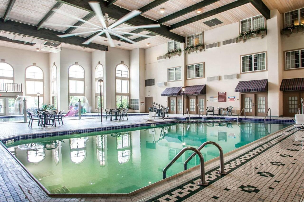 Comfort Suites Milwaukee Airport Oak Creek Exterior foto