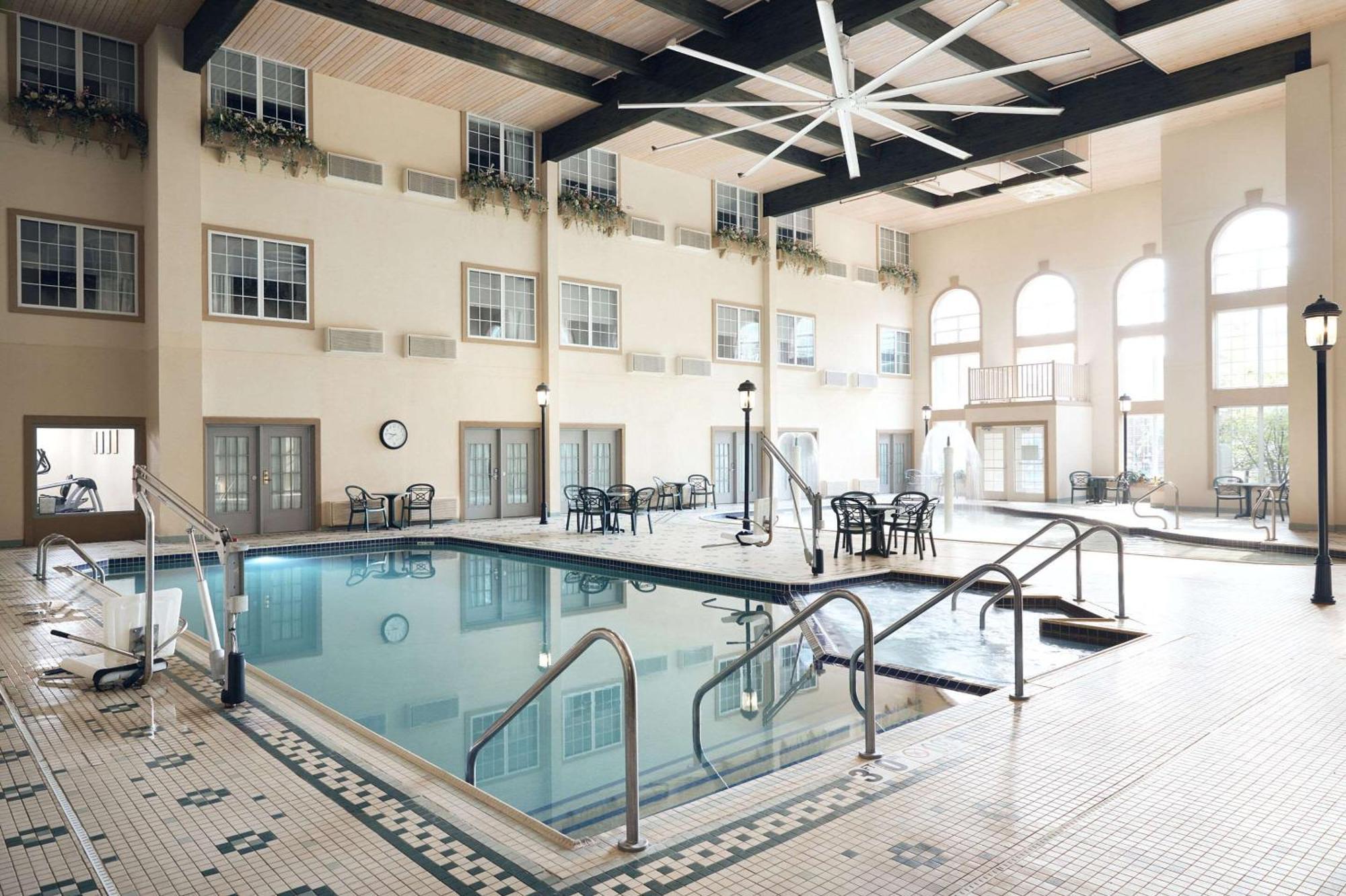 Comfort Suites Milwaukee Airport Oak Creek Exterior foto